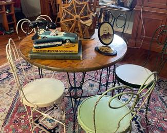 Ice Parlor Table & Chairs