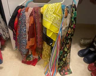 Women’s Scarves
