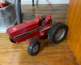 Int’l Toy Tractor