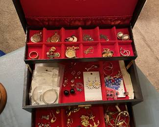 Costume jewelry, jewelry box