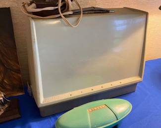 vintage singer sewing machine and buttonholer