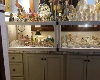 Main level bathroom. 