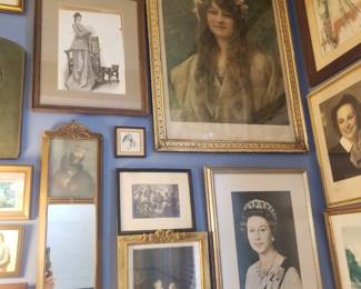 Main level bathroom gallery. 