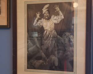 Main level bathroom gallery. 