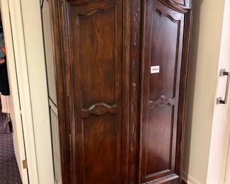 Wardrobe 