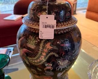 Chinese Famille Rose urn
