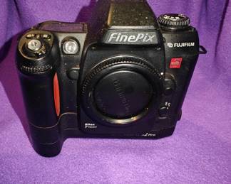 FUJIFILM FINE PIX S2 PRO