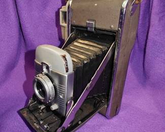 POLAROID LAND CAMERA model 80 (1 OF 2 )