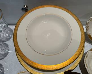 Old Ivory "Bracelet" Porcelain China (89pc)