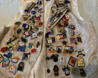 Vest full and other Olympic pins