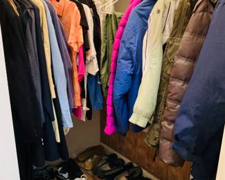 Men’s Clothing Large / Size 12-14 Shoes