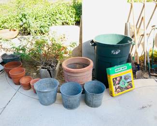 Planter Pots / Metal Buckets 