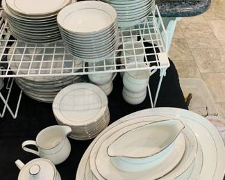 Sango Dewpoint Dining Set