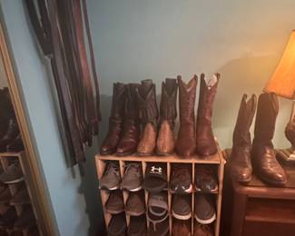 Men's Cowboy Boots 9-1/2; Men's Shoes 9-1/2; Men's Belts; Shoe Organizer