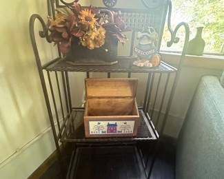 Decorative Shelving Unit; Decor