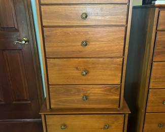  Chest of Drawers Dresser