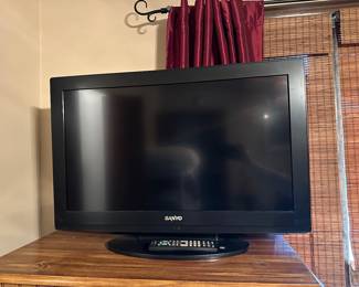 Sanyo 31.5" LCD TV