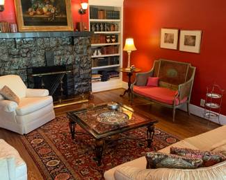 A lovely setting.
Rugs are being retained by the family.