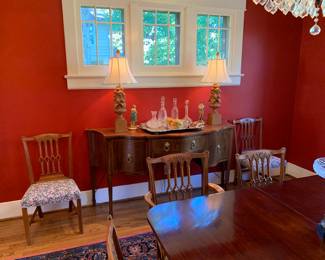 Dining room with table, 8 Uthmanor chairs, sideboard, lamps