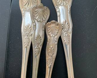 Shell pattern flatware 24 pieces