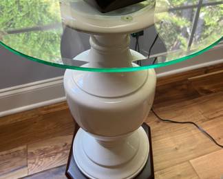 Glass Top Pedestal Table 