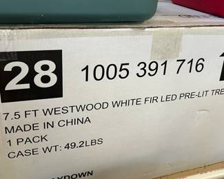 7.5' Pre-Lit Christmas Tree