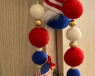 Holiday Garland NWT