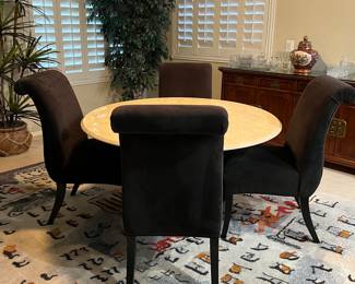 Dining Room Table w 4 Chairs 