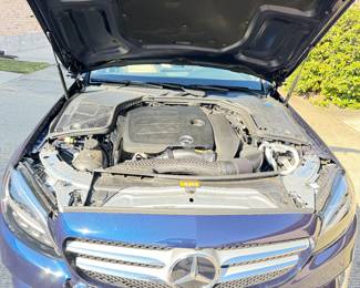 2021 Mercedes-Benz C300 Sedan
4-cyl, turbo, 2.0 liter 
Automatic