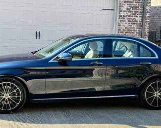 2021 Mercedes-Benz C300 Sedan
4-cyl, turbo, 2.0 liter 
Automatic