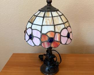Petite, Tiffany-Style Table Lamp
