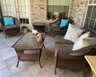 (6) Piece Wicker Outdoor Patio Furniture Set: Sofa, Coffee Table, (2) Lounge Chairs, Ottoman, & Side Table
