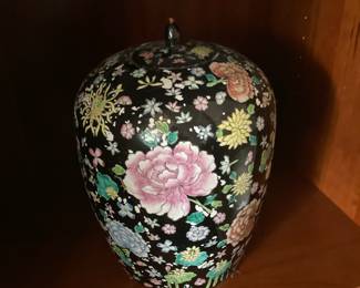 Chinese Black Floral Design Bulbous Lidded Jar