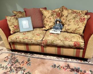 Traditional Style Floral Upholstered Love Seat
