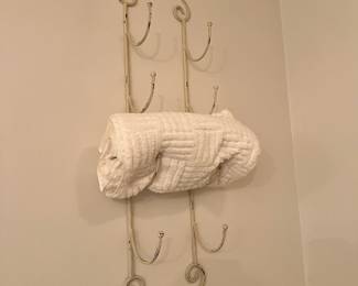 Wall Mount White Metal Wire Towel Storage Rack