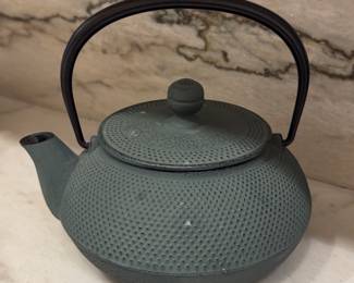 Cast Iron Japanese Tea Pot. 