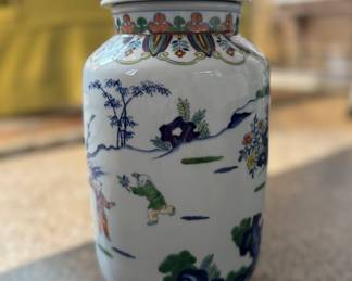Chinese Porcelain Lidded Jar. Measures 13" H. Photo 3 of 4. 