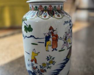 Chinese Porcelain Lidded Jar. Measures 13" H. Photo 2 of 4. 