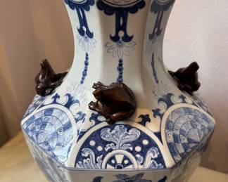 Blue & White Chinese Vase with Frog Motif. Measures 13"H. VERY HEAVY! Photo 2 of 4. 