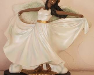 10 - Heavenly Visions Angel Statue - 11" tall
