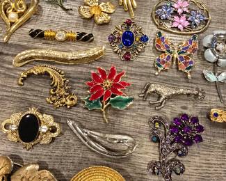costume jewelry brooches