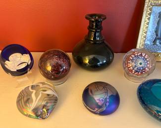 Art glass paperweights