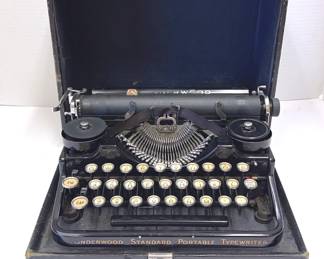 Underwood 1920s Antique Standard Portable Typewriter 