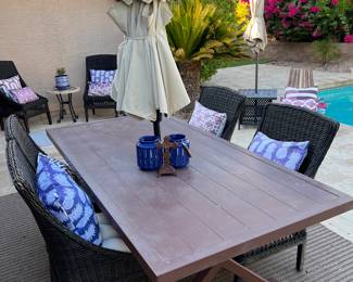 Dining Table w Umbrella and 6 Chairs