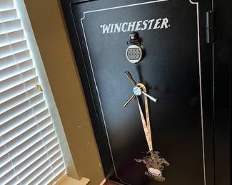 Winchester Ranger 30 Rifle Gun Safe. 25" x 36" x 59" 