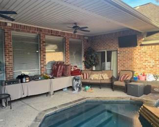 WE have some nice outdoor furniture.