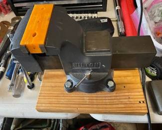 Large like new Wilton Vise