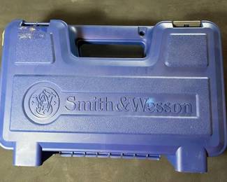 Comes with case, Case is missing one of the plastic buckles