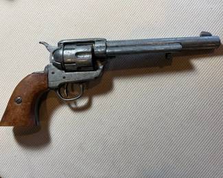 This is a BKA 98 which is a non firing movie prop / replica.