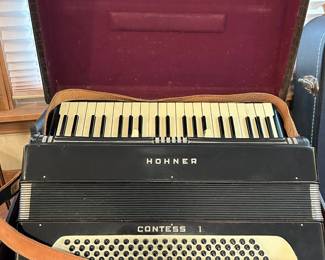 Hohner Contessa II